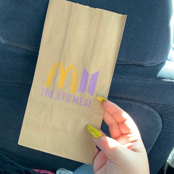 BTS MCDONALDS BAG - Picture 1 of 2